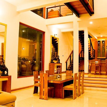 White Palace Gampaha Ngoại thất bức ảnh