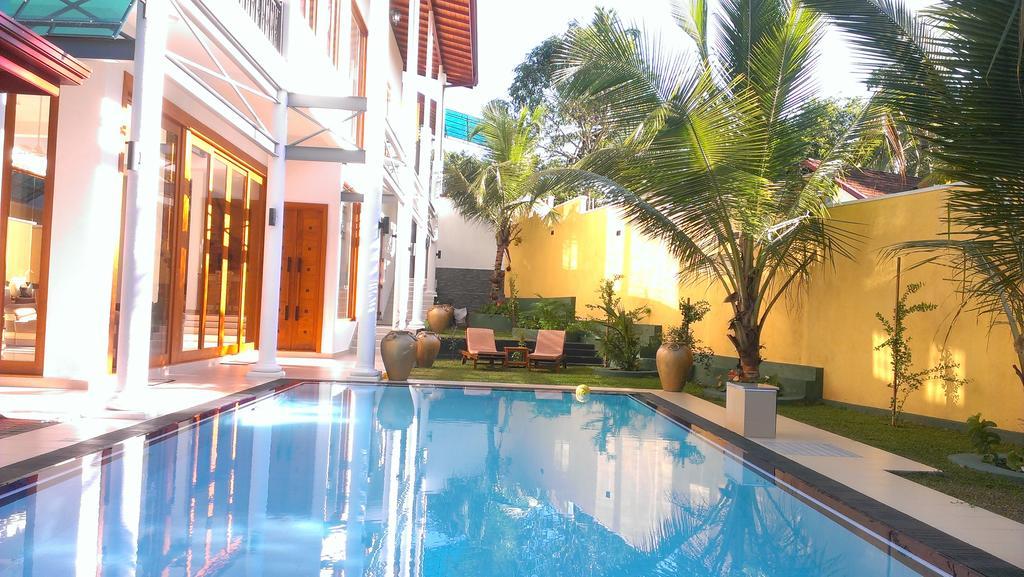 White Palace Gampaha Ngoại thất bức ảnh