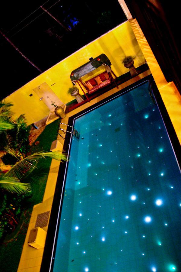 White Palace Gampaha Ngoại thất bức ảnh